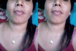 Horny Bhabhi Fingerring