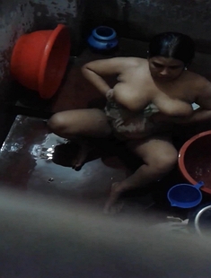 Bangladeshi Bigboob Married Bhabhi Bathing Secretly Captured