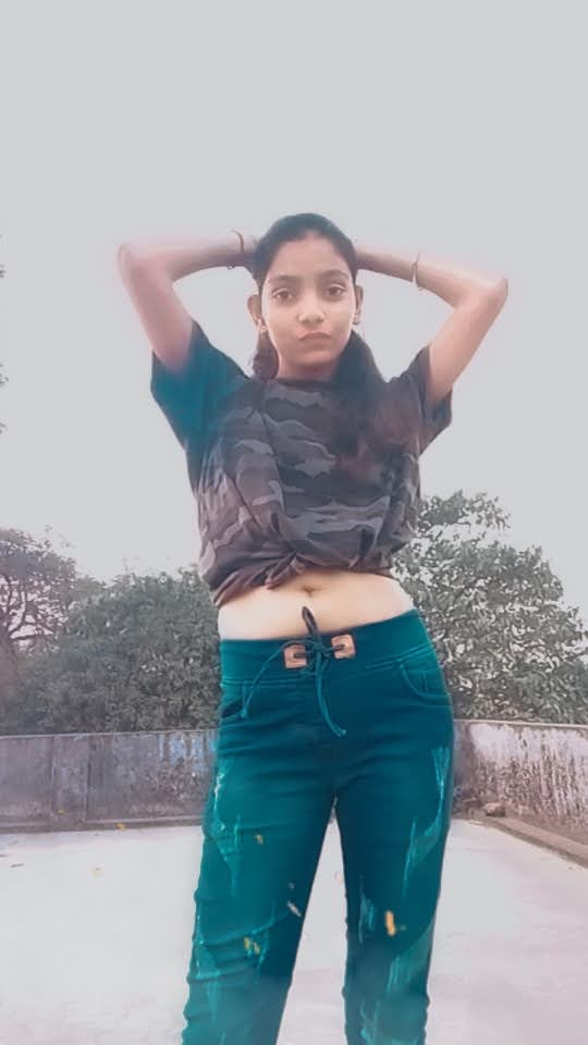 Indian Cute Girl Spreading Pics