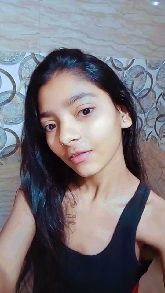 Indian Cute Girl Spreading Pics