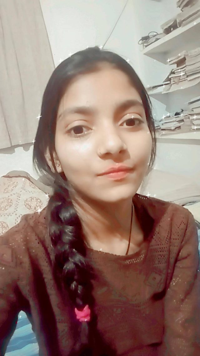 Indian Cute Girl Spreading Pics