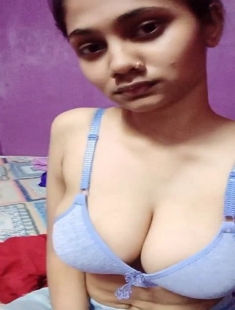 Cute Tamil Girl with So Hot Expressions 9