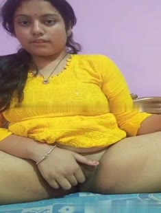 Hot Desi Babe Fingering In Horny Style