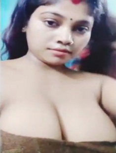 Big Boobies Desi Bhabhi Selfie Video